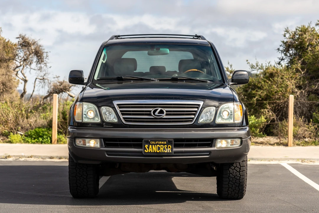2004 Lexus LX 2nd Gen - Image 3 of 31