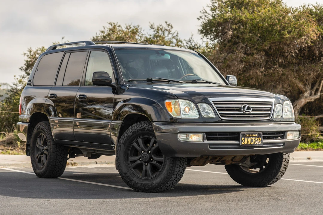 2004 Lexus LX 2nd Gen - Image 4 of 31
