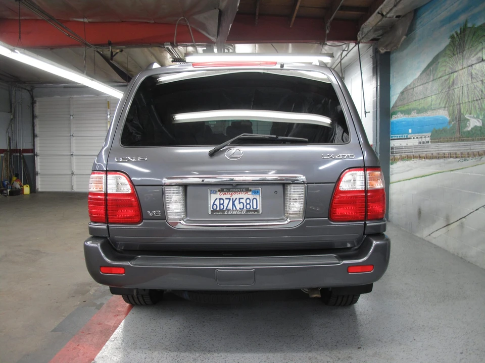 2004 Lexus LX 2nd Gen - Image 6 of 31
