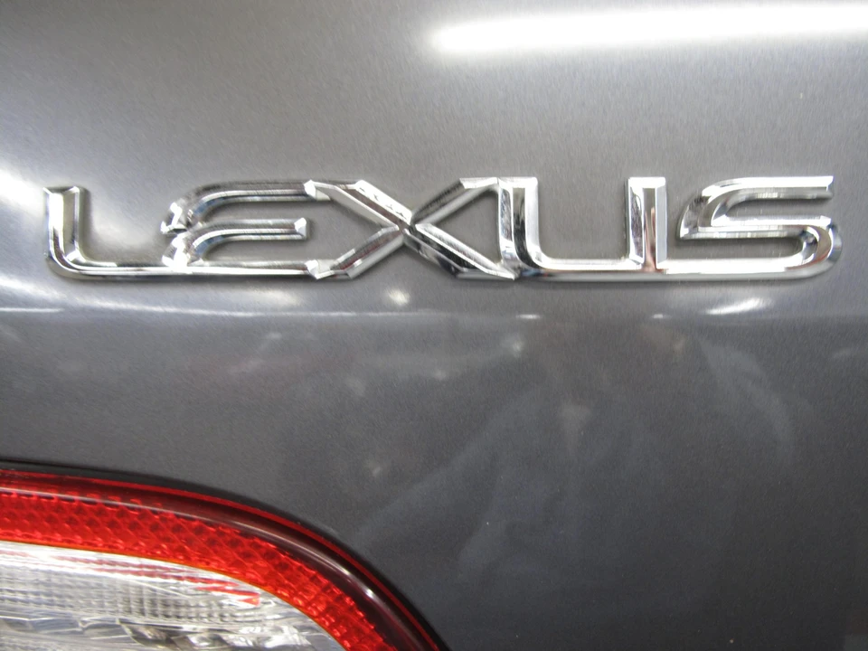 2004 Lexus LX 2nd Gen - Image 22 of 31