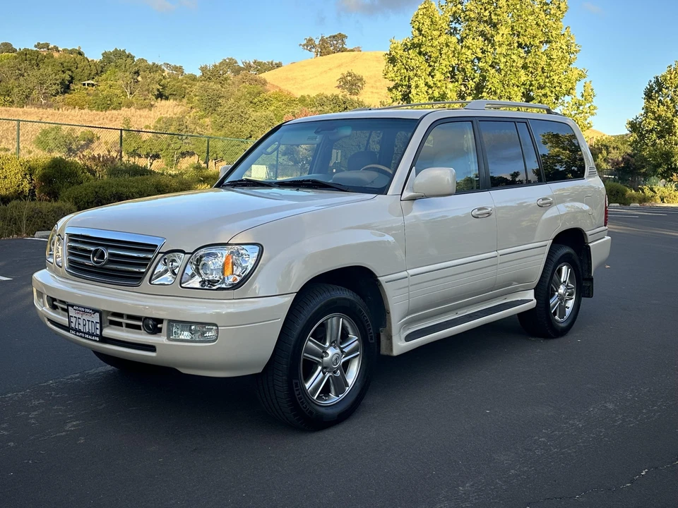 2004 Lexus LX 2nd Gen - Image 3 of 31