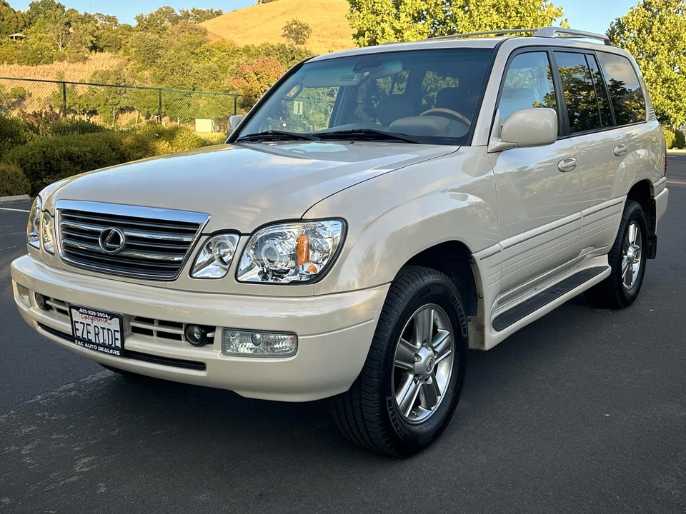 2004 Lexus LX 2nd Gen - Image 4 of 31