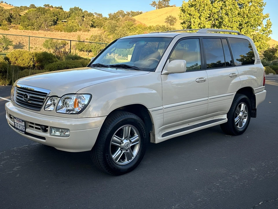 2004 Lexus LX 2nd Gen - Image 2 of 31