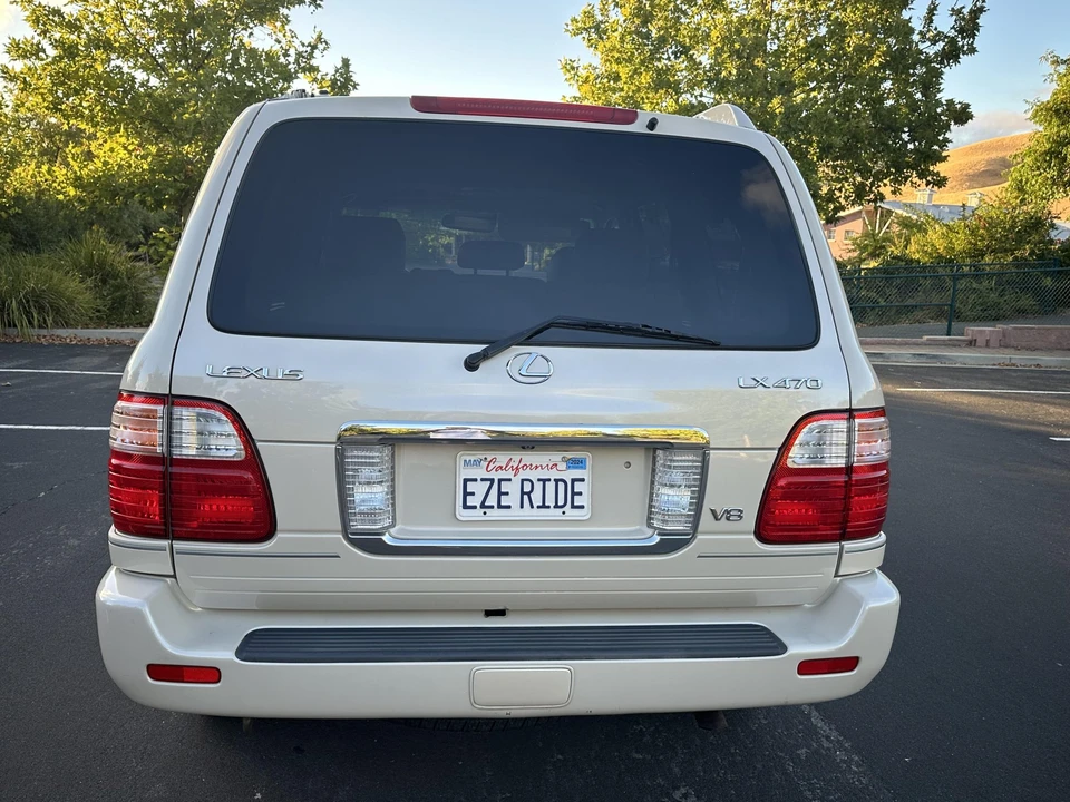 2004 Lexus LX 2nd Gen - Image 14 of 31