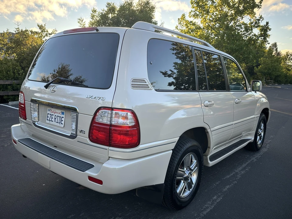 2004 Lexus LX 2nd Gen - Image 13 of 31