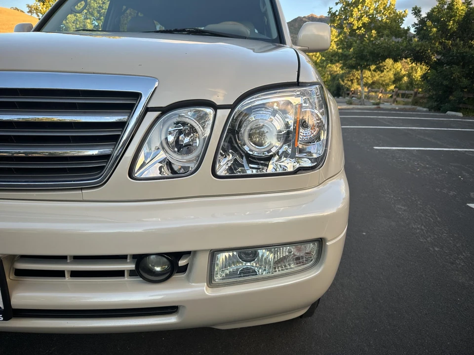 2004 Lexus LX 2nd Gen - Image 27 of 31