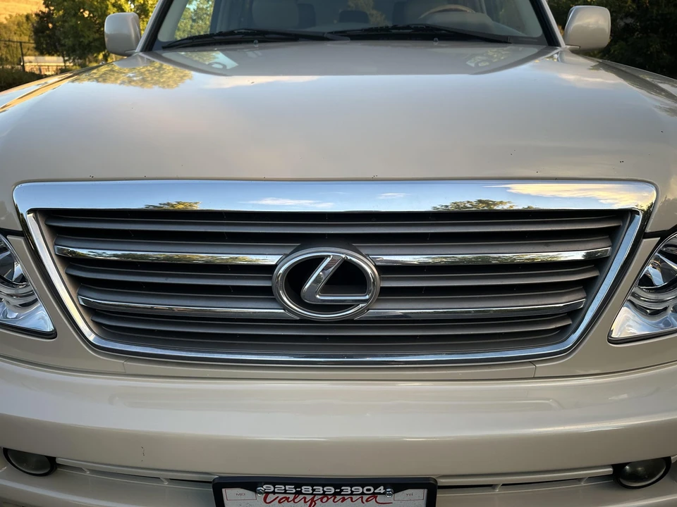 2004 Lexus LX 2nd Gen - Image 19 of 31
