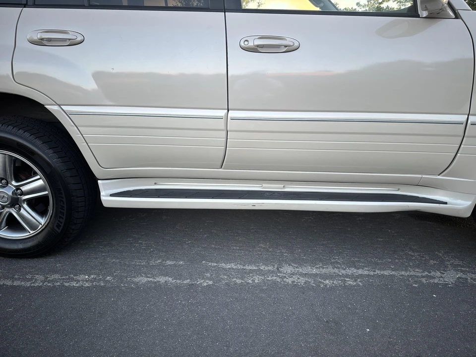2004 Lexus LX 2nd Gen - Image 22 of 31
