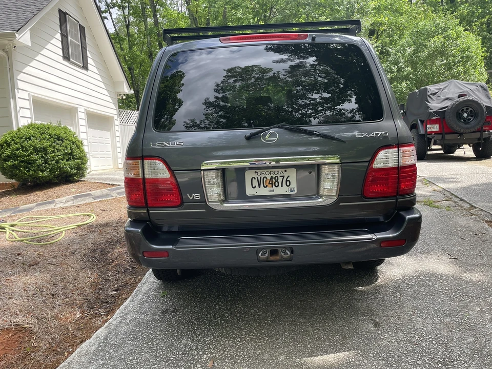2004 Lexus LX 2nd Gen - Image 28 of 31