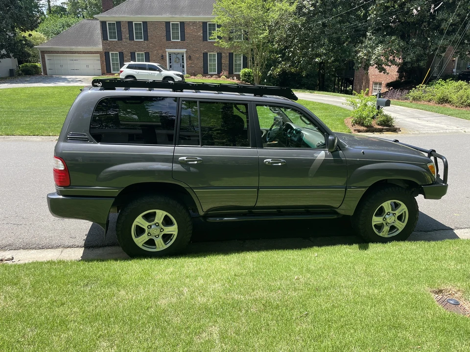 2004 Lexus LX 2nd Gen - Image 20 of 31