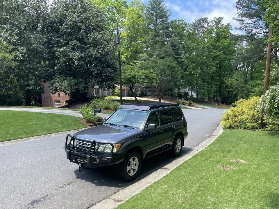 2004 Lexus LX 2nd Gen - Image 3 of 31