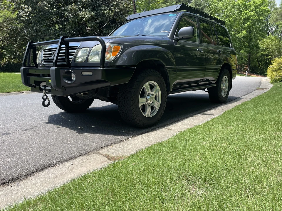 2004 Lexus LX 2nd Gen - Image 5 of 31