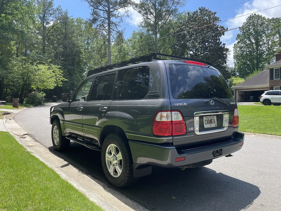 2004 Lexus LX 2nd Gen - Image 29 of 31