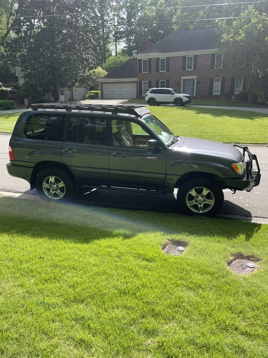 2004 Lexus LX 2nd Gen - Image 17 of 31
