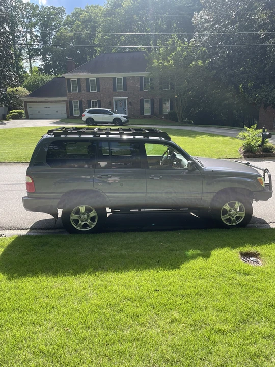 2004 Lexus LX 2nd Gen - Image 18 of 31
