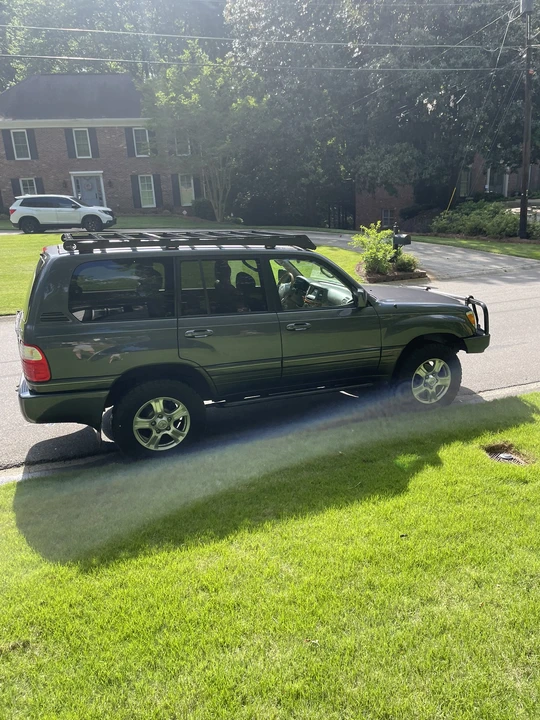 2004 Lexus LX 2nd Gen - Image 19 of 31