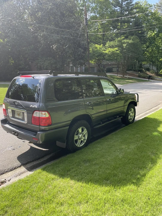 2004 Lexus LX 2nd Gen - Image 21 of 31