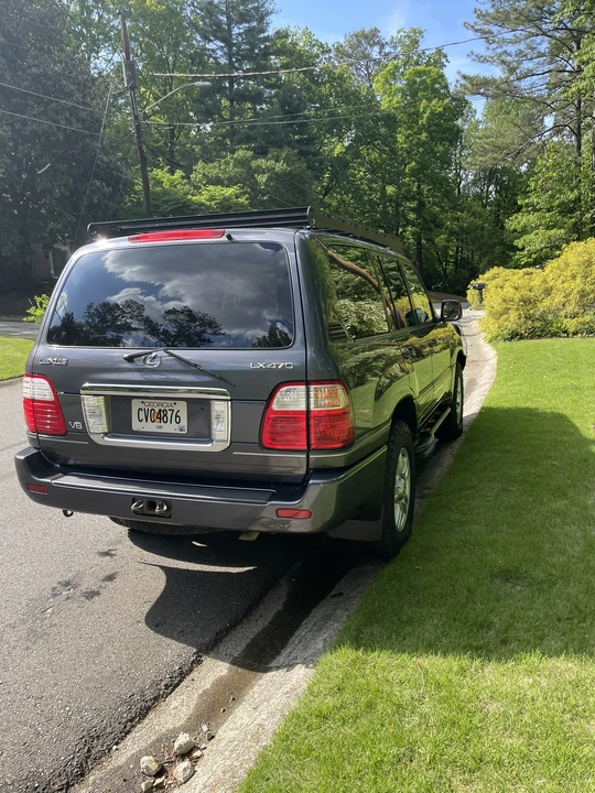 2004 Lexus LX 2nd Gen - Image 24 of 31
