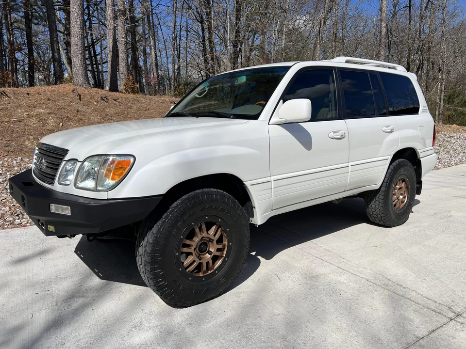2004 Lexus LX 2nd Gen - Image 5 of 31