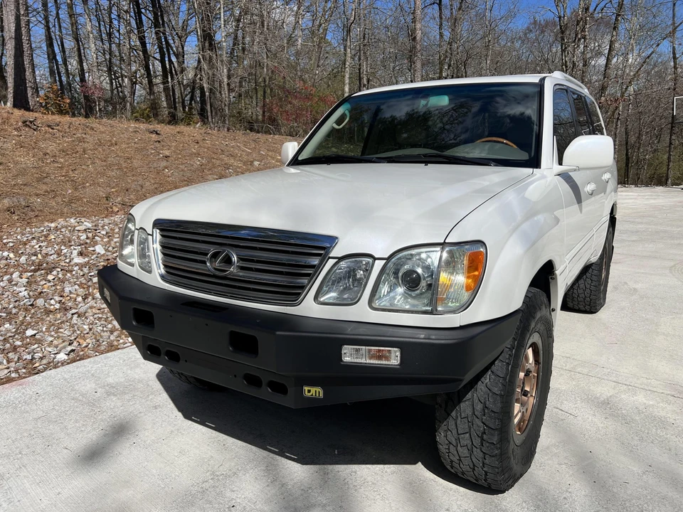 2004 Lexus LX 2nd Gen - Image 3 of 31