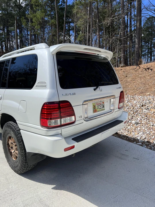 2004 Lexus LX 2nd Gen - Image 10 of 31