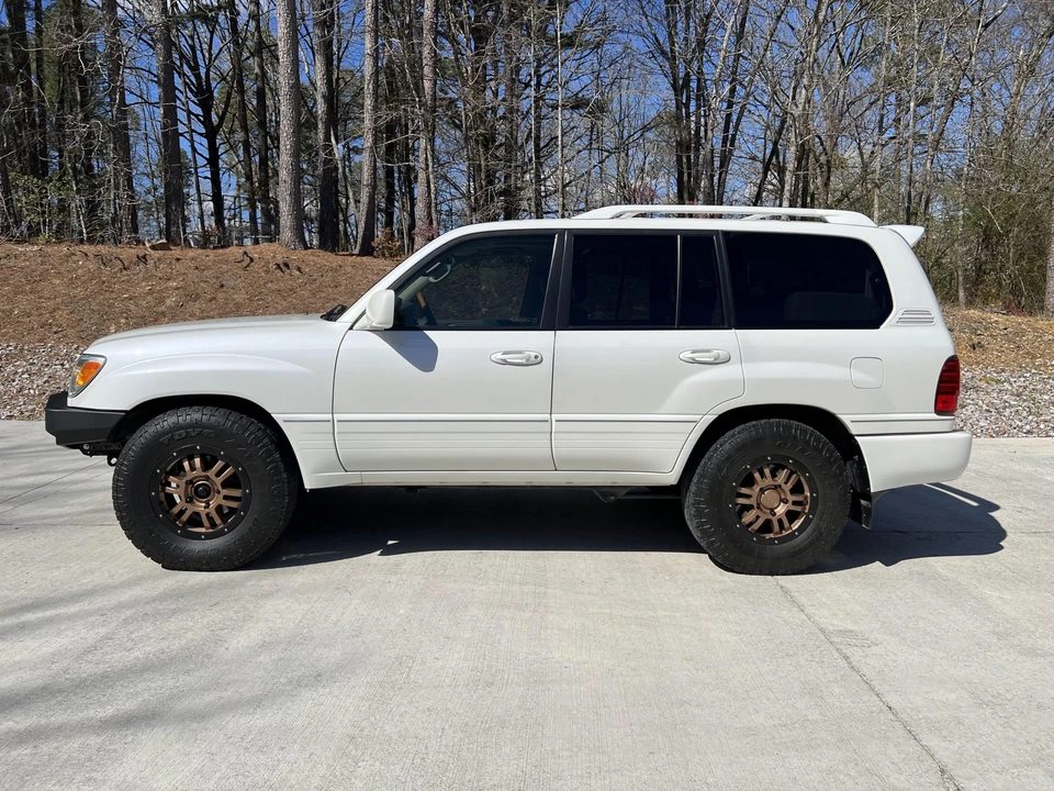 2004 Lexus LX 2nd Gen - Image 7 of 31