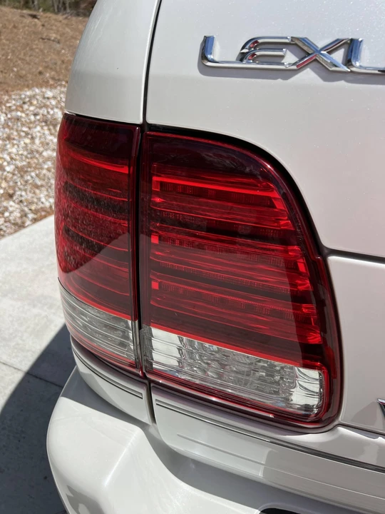 2004 Lexus LX 2nd Gen - Image 15 of 31