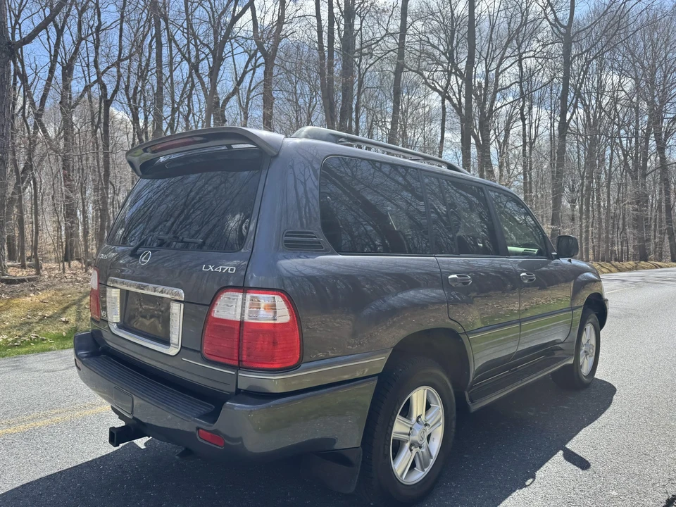 2004 Lexus LX 2nd Gen - Image 20 of 31