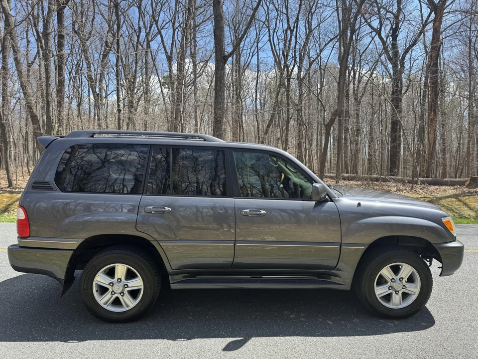 2004 Lexus LX 2nd Gen - Image 14 of 31