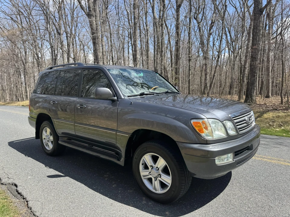 2004 Lexus LX 2nd Gen - Image 13 of 31