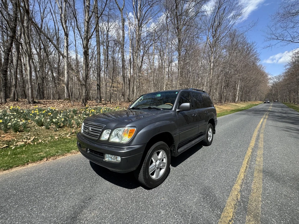 2004 Lexus LX 2nd Gen - Image 2 of 31
