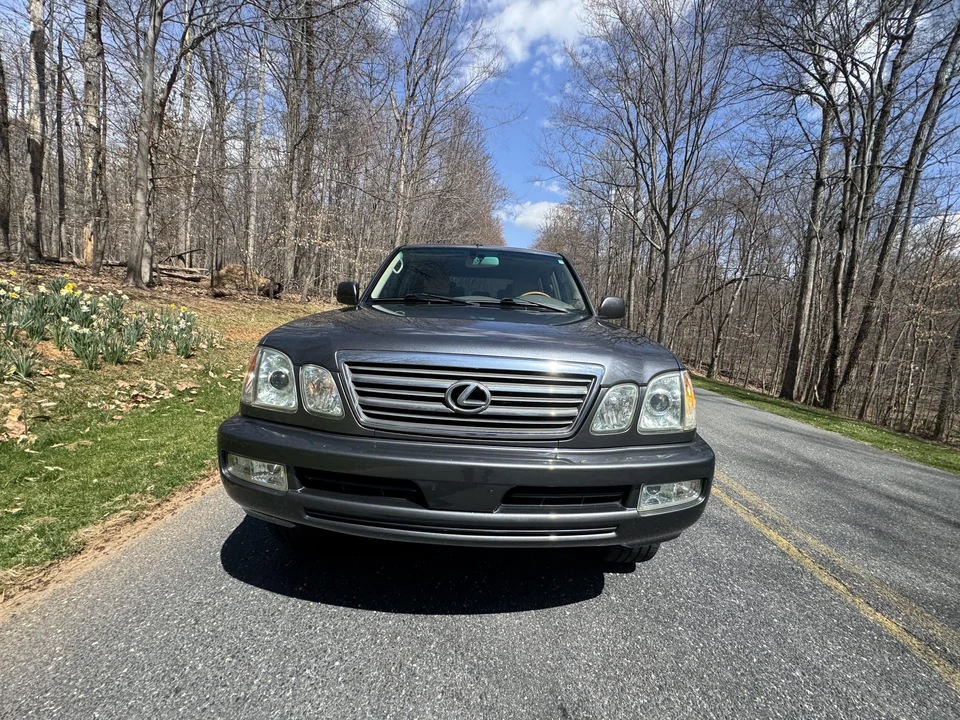 2004 Lexus LX 2nd Gen - Image 6 of 31