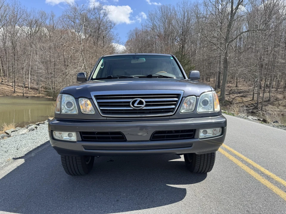 2004 Lexus LX 2nd Gen - Image 8 of 31