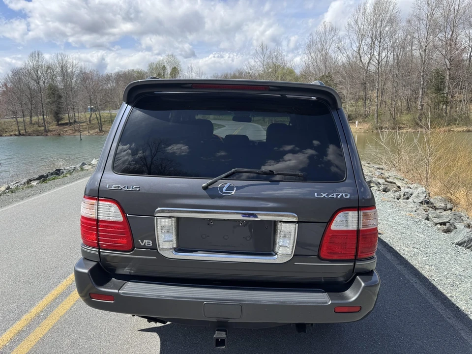 2004 Lexus LX 2nd Gen - Image 22 of 31