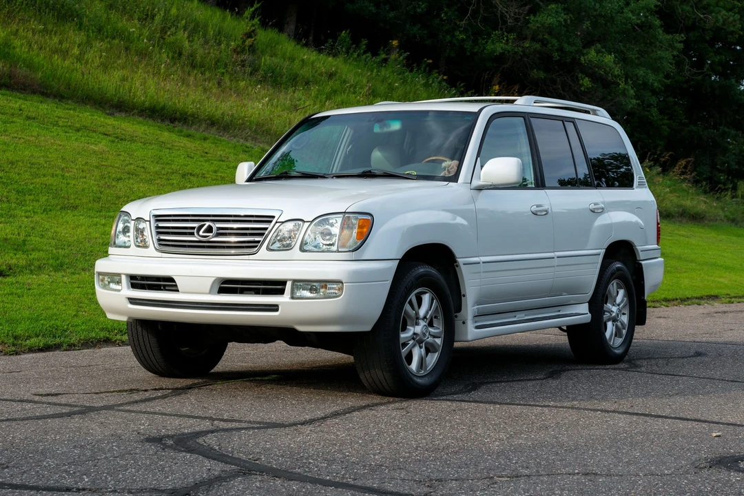 2004 Lexus LX 2nd Gen - Image 6 of 31