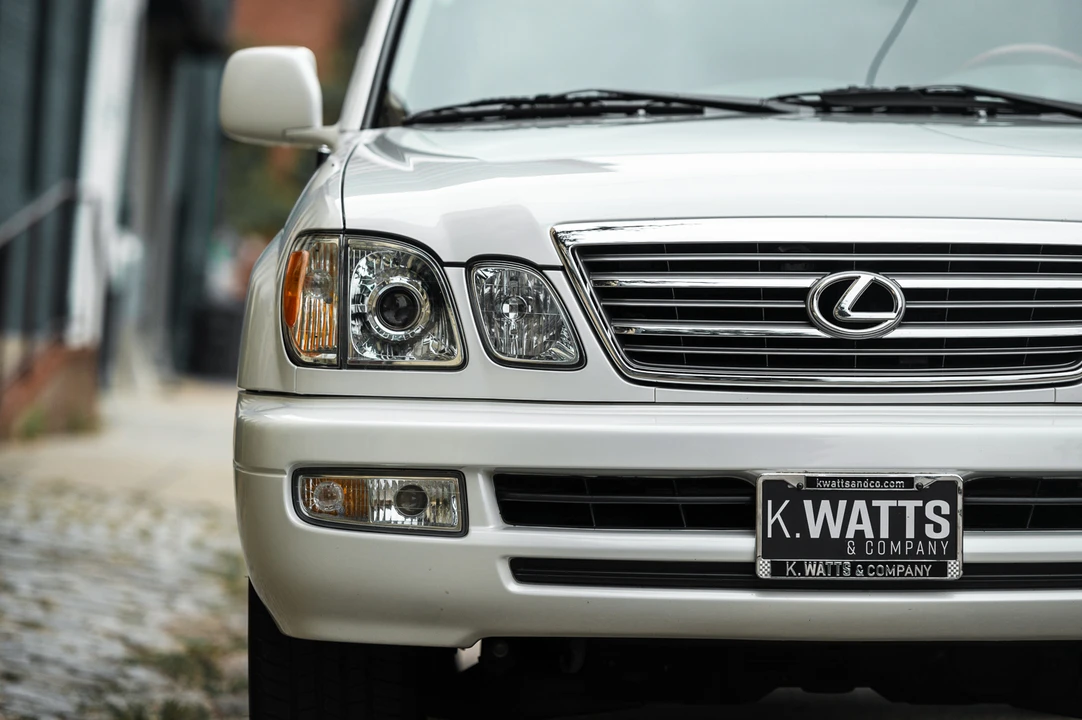 2004 Lexus LX 2nd Gen - Image 20 of 31