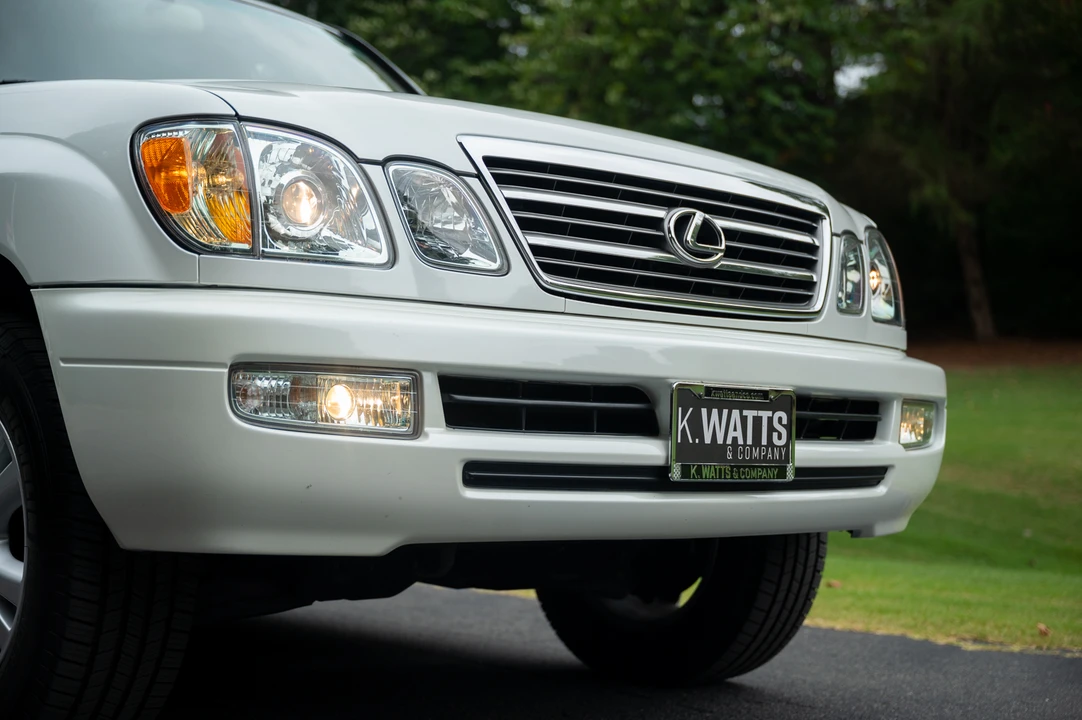 2004 Lexus LX 2nd Gen - Image 22 of 31
