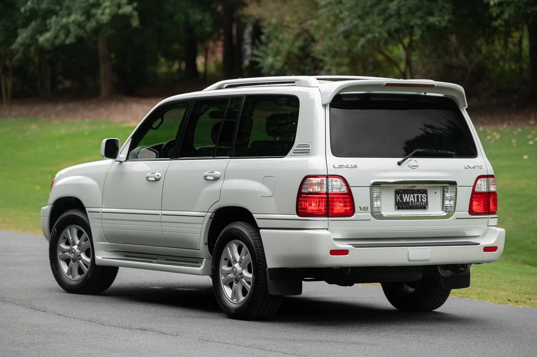 2004 Lexus LX 2nd Gen - Image 14 of 31