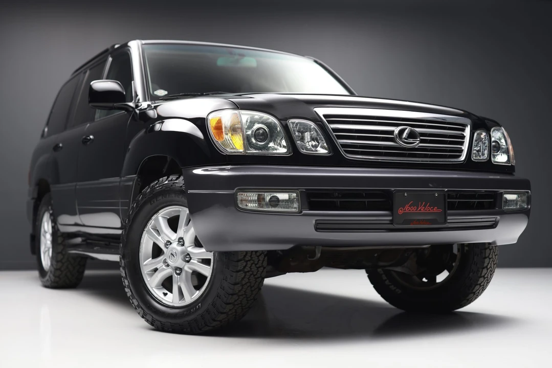 2004 Lexus LX 2nd Gen - Image 11 of 31