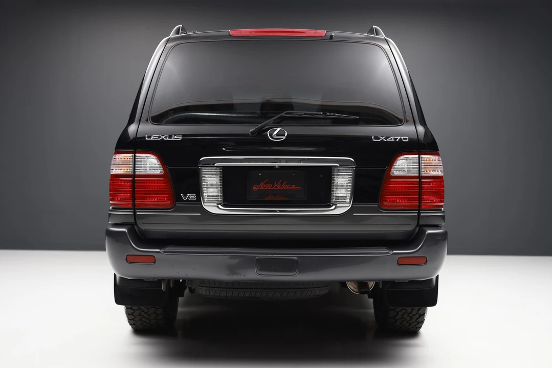 2004 Lexus LX 2nd Gen - Image 6 of 31