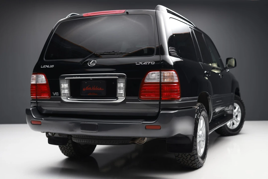 2004 Lexus LX 2nd Gen - Image 7 of 31