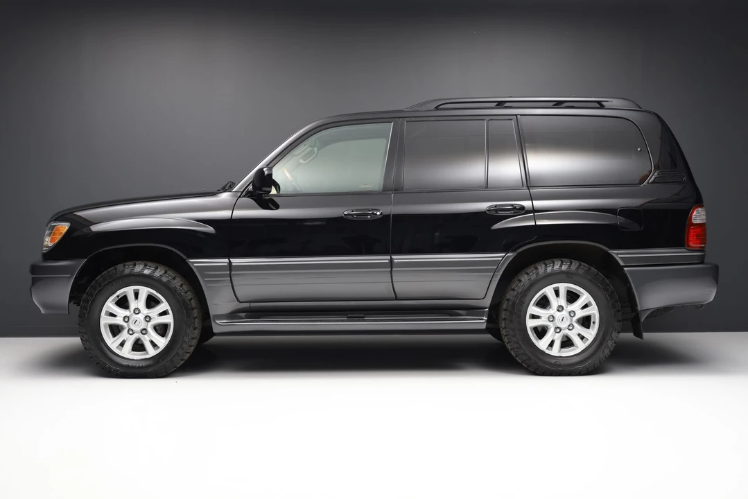 2004 Lexus LX 2nd Gen - Image 4 of 31