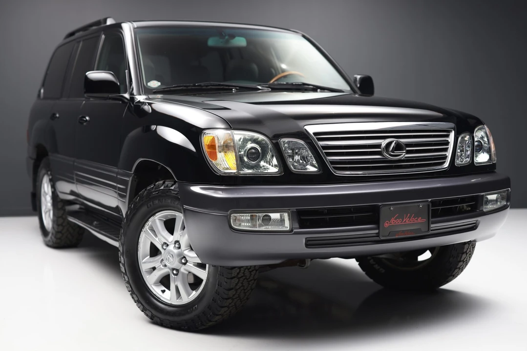 2004 Lexus LX 2nd Gen - Image 10 of 31