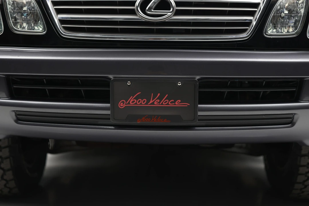 2004 Lexus LX 2nd Gen - Image 22 of 31