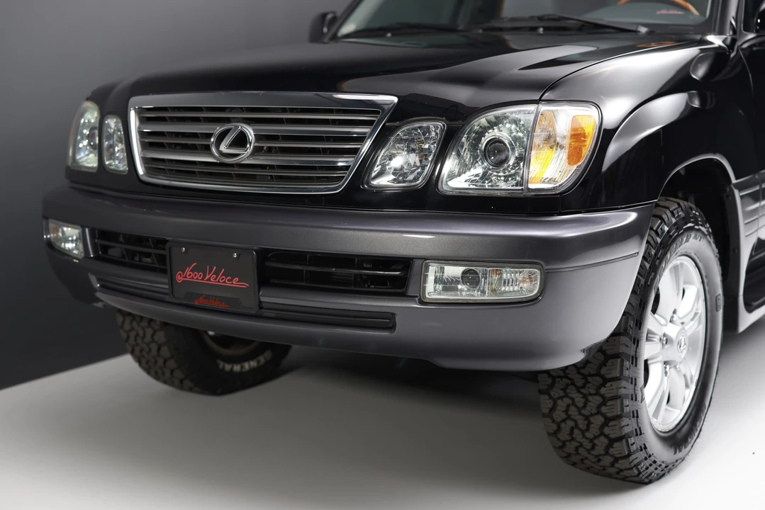 2004 Lexus LX 2nd Gen - Image 15 of 31