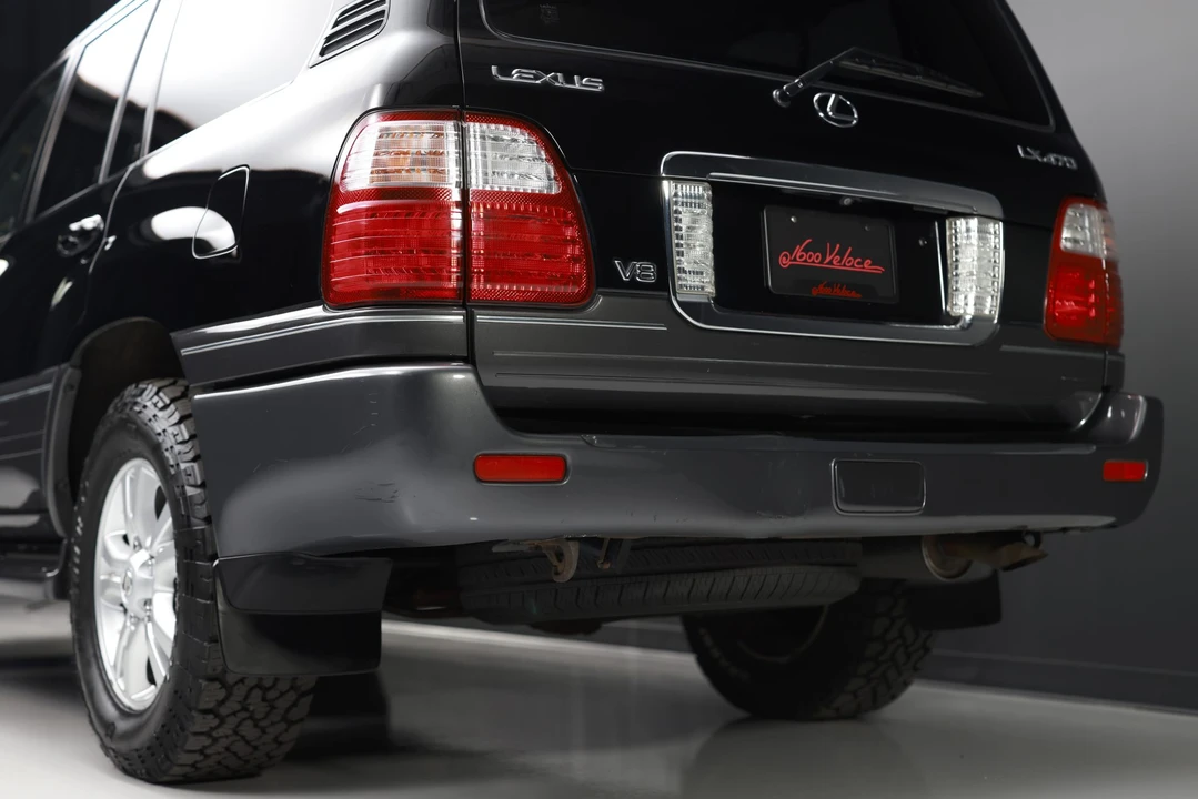 2004 Lexus LX 2nd Gen - Image 27 of 31