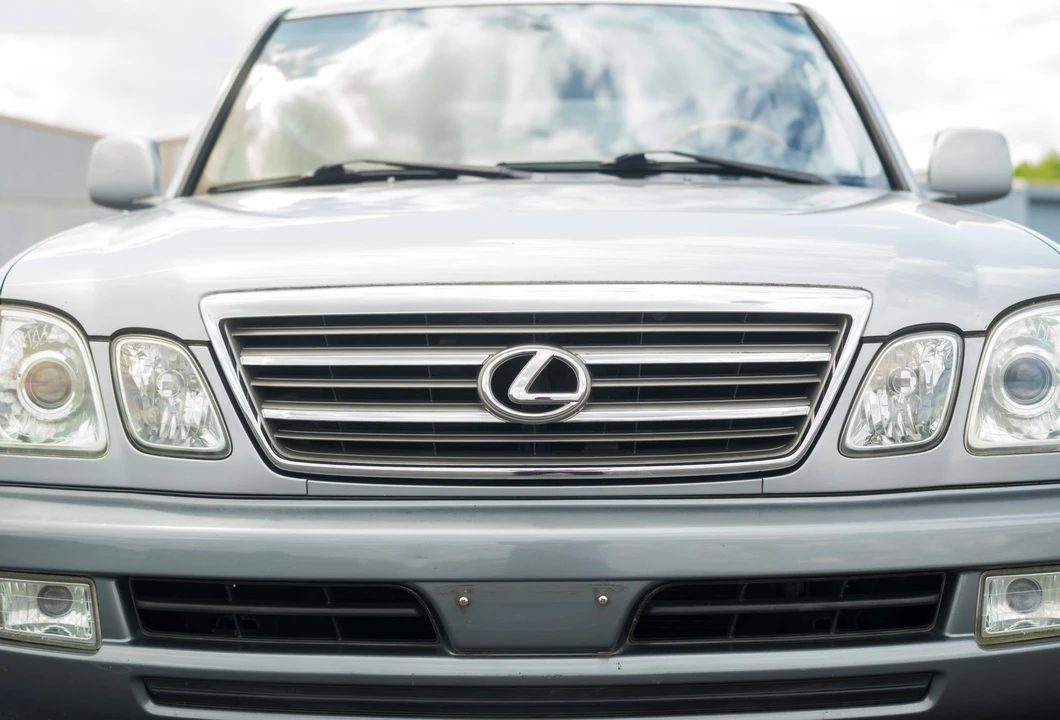 2004 Lexus LX 2nd Gen - Image 31 of 31