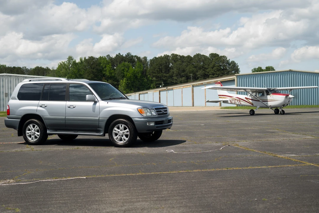 2004 Lexus LX 2nd Gen - Image 15 of 31