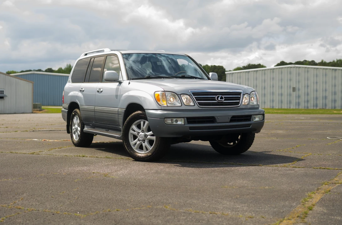 2004 Lexus LX 2nd Gen - Image 13 of 31
