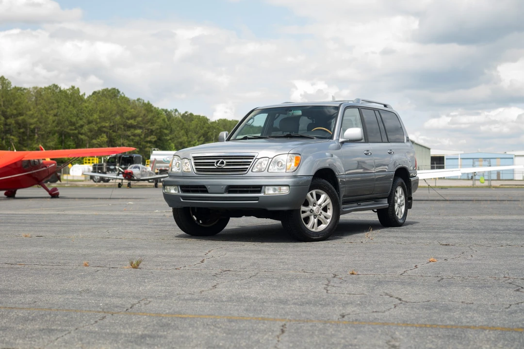 2004 Lexus LX 2nd Gen - Image 3 of 31